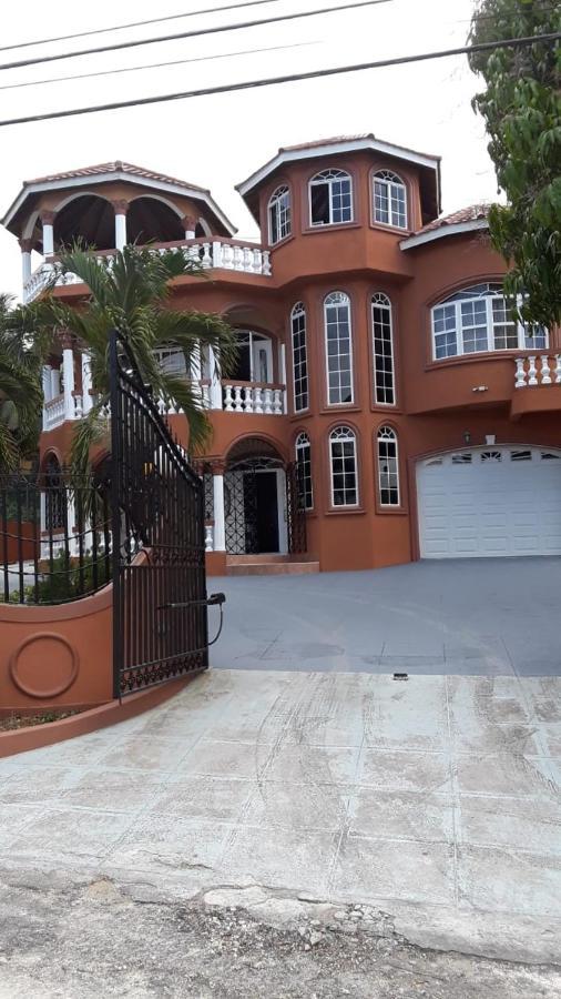 Cazwin Villas Бухта Монтего Экстерьер фото
